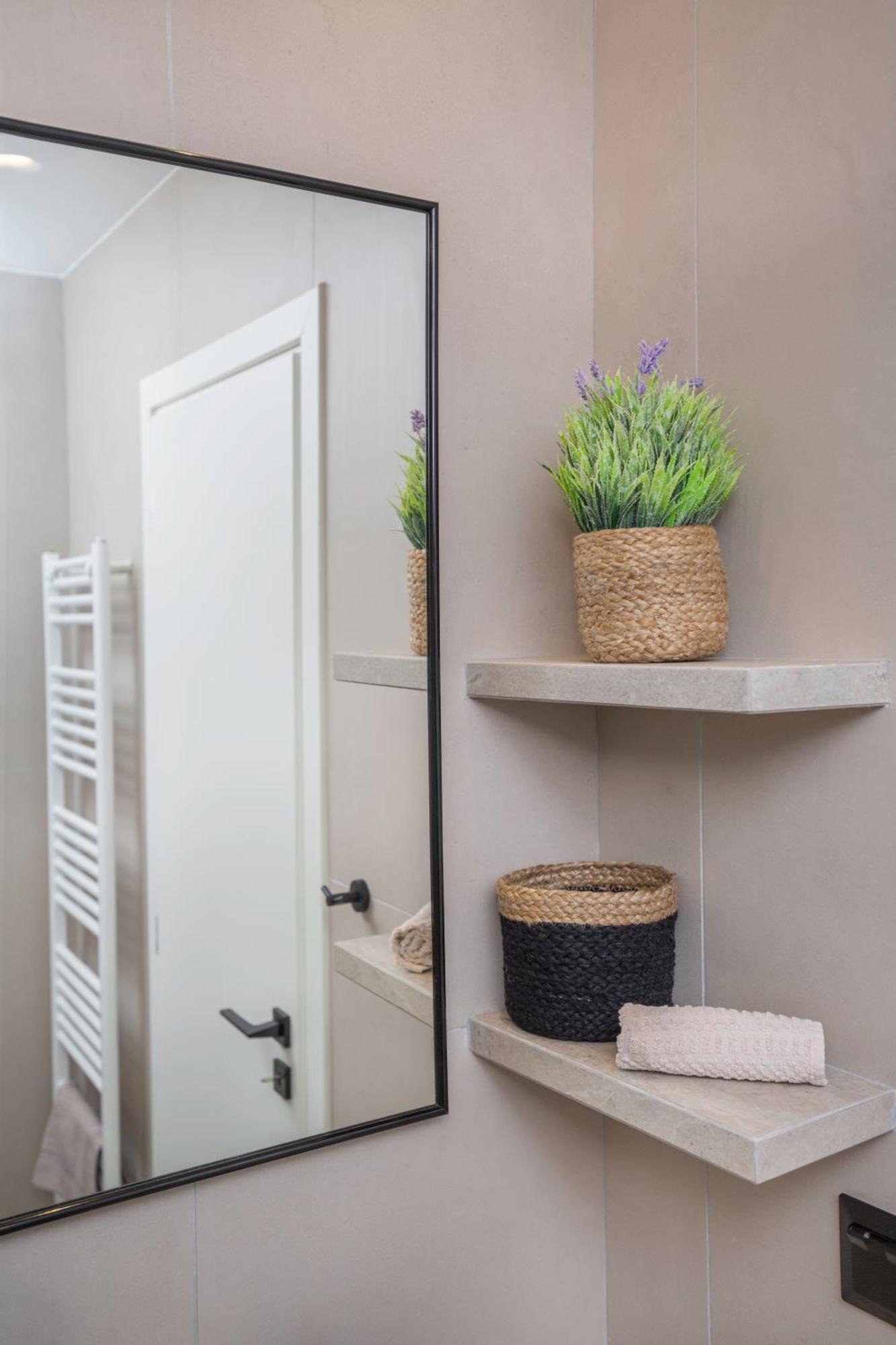 Urban Spacious Apartment Near Kallimarmaron Athens Ngoại thất bức ảnh