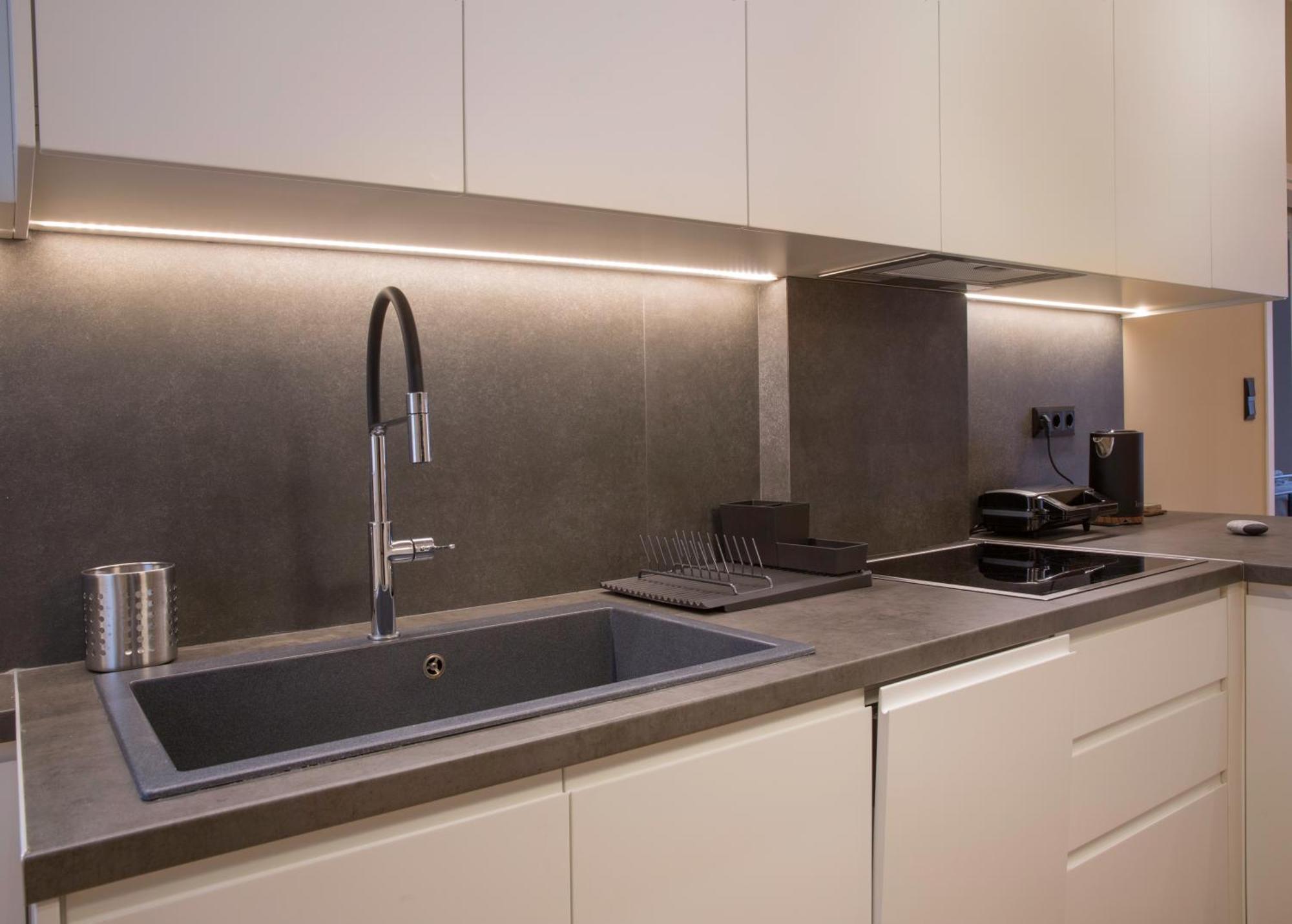 Urban Spacious Apartment Near Kallimarmaron Athens Ngoại thất bức ảnh